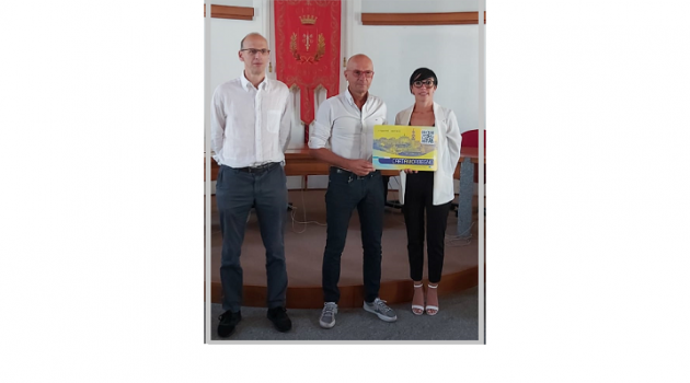 da sinistra: Il sindaco Gavazzi, il Presidente mandamentale Rovagnati e Sabrina Labate Vicepresidente Pro Loco