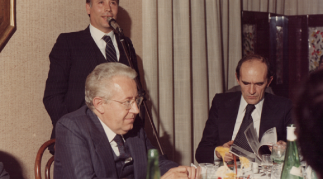 Una delle frequenti visite, la prima mezzosecolo fa per incontrare, lui giovane, i giovani DC di Zamberletti, qui con l'allora Sindaco di Sondrio. In piedi l'ng. Corbo, principale collaboratore del Ministro, già Comandante dei VV.FF. a Sindrio, r
